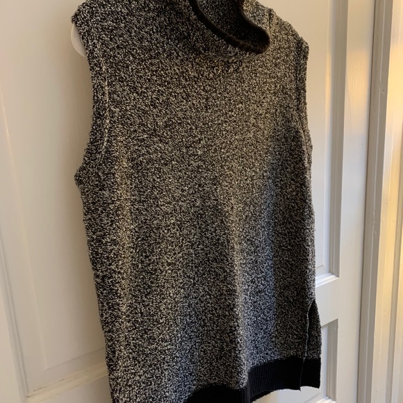 LOFT Flecked Turtle Neck Sweater - Picture 2 of 7